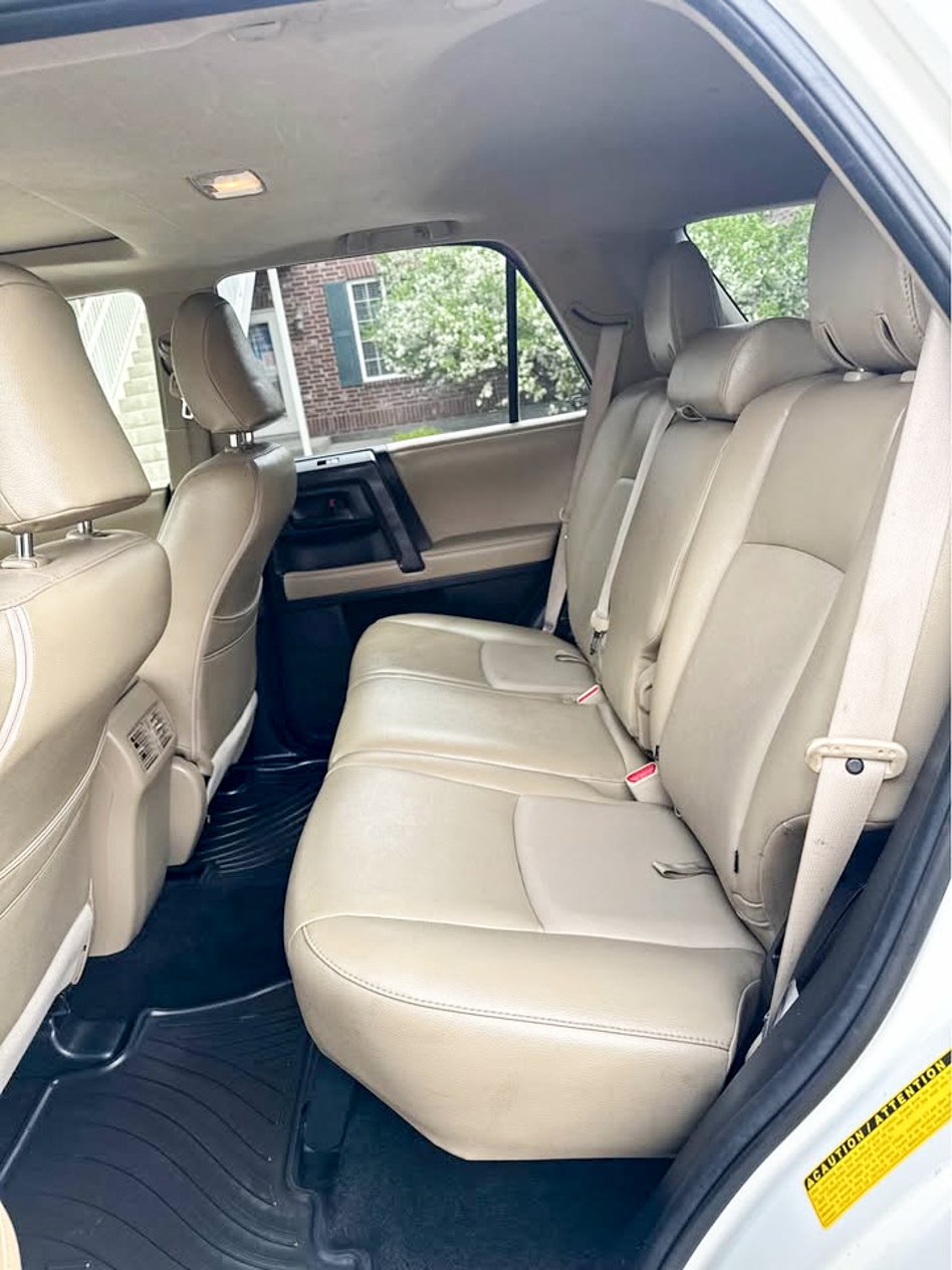 
								2012 Toyota 4Runner SR5 full									