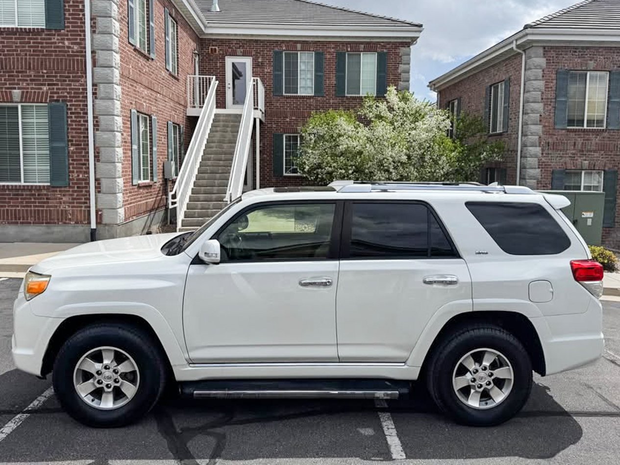 
								2012 Toyota 4Runner SR5 full									