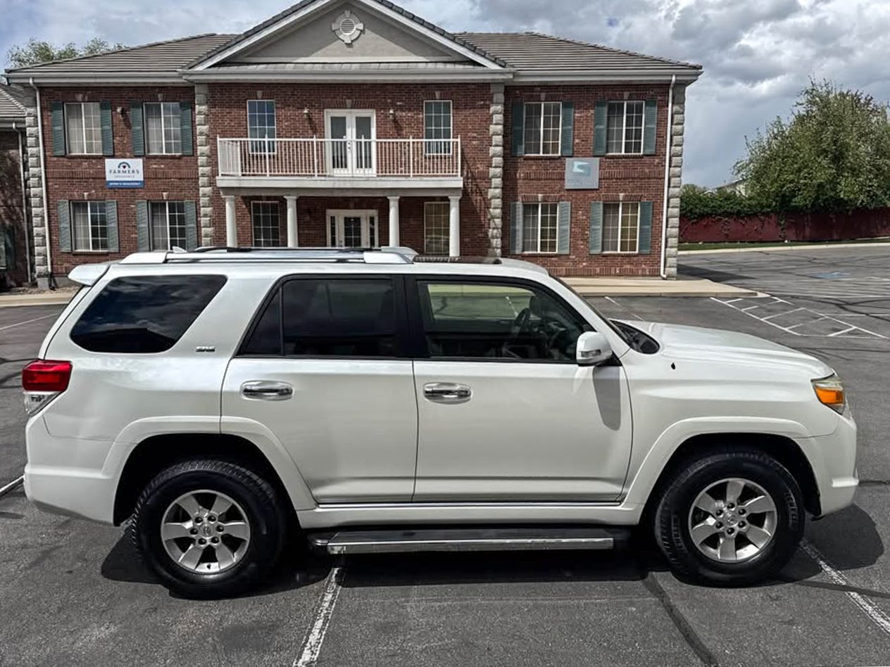 
								2012 Toyota 4Runner SR5 full									