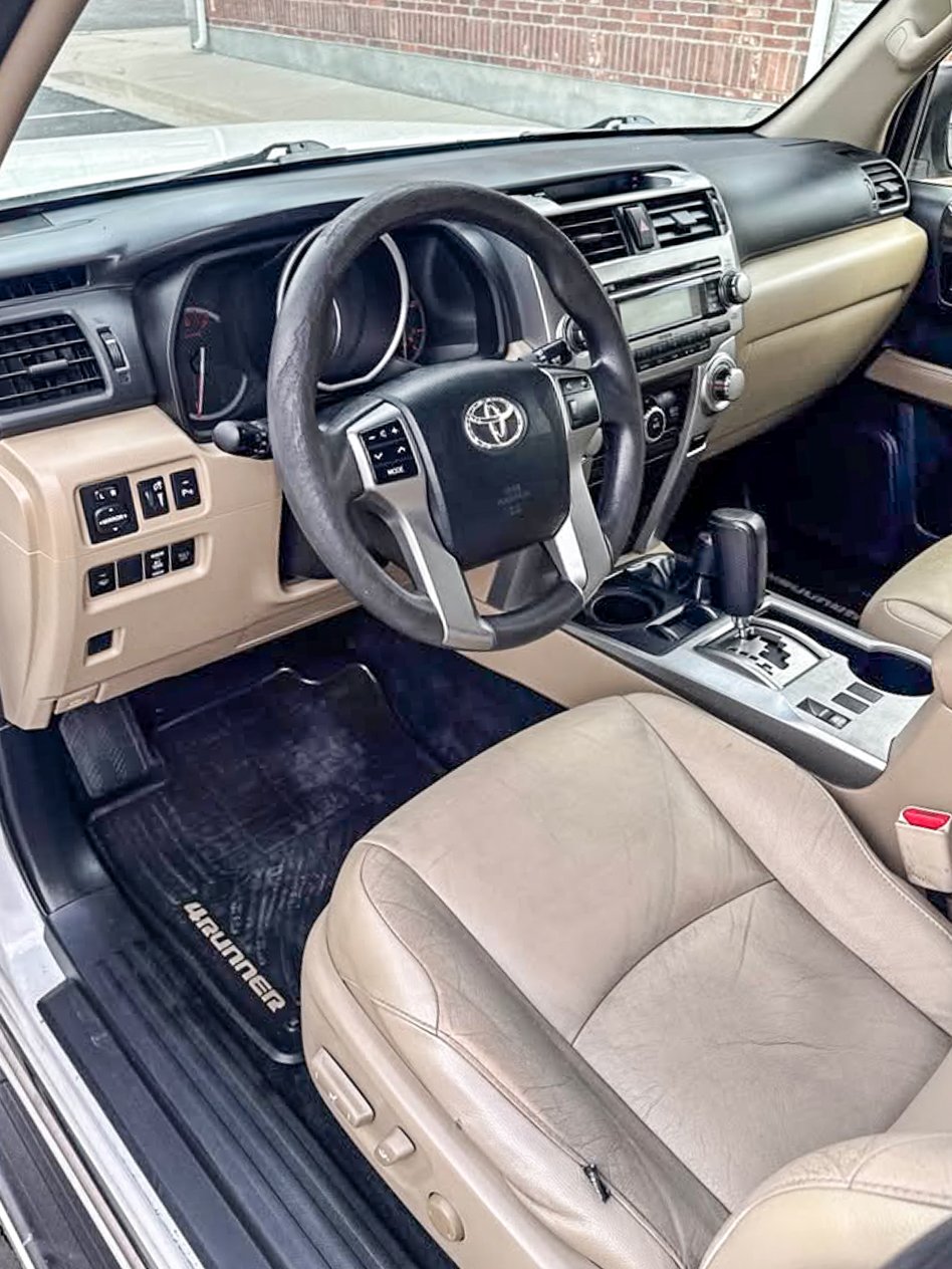 
								2012 Toyota 4Runner SR5 full									