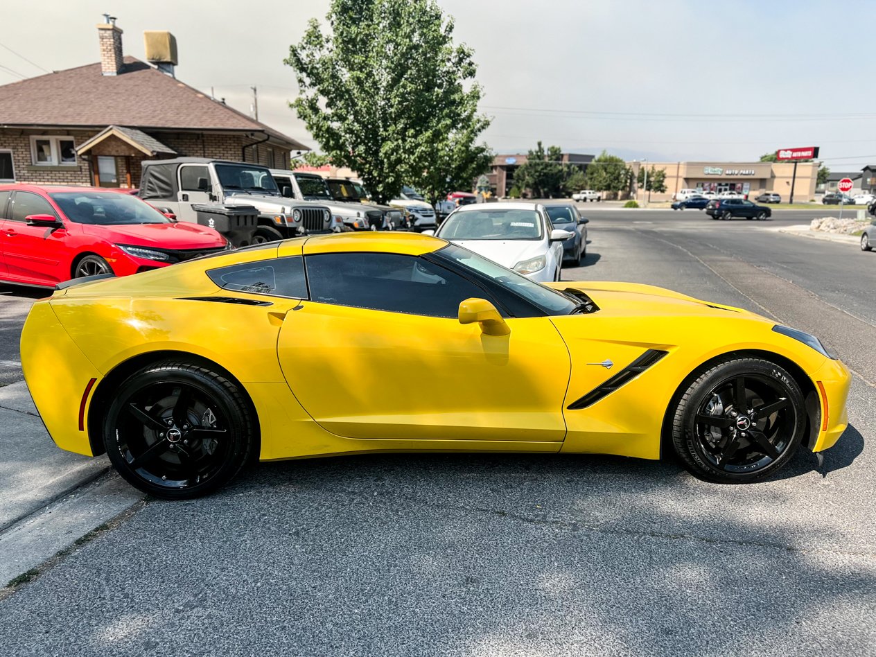 
								2014 Chevrolet Corvette Stingray Coupe 2D full									