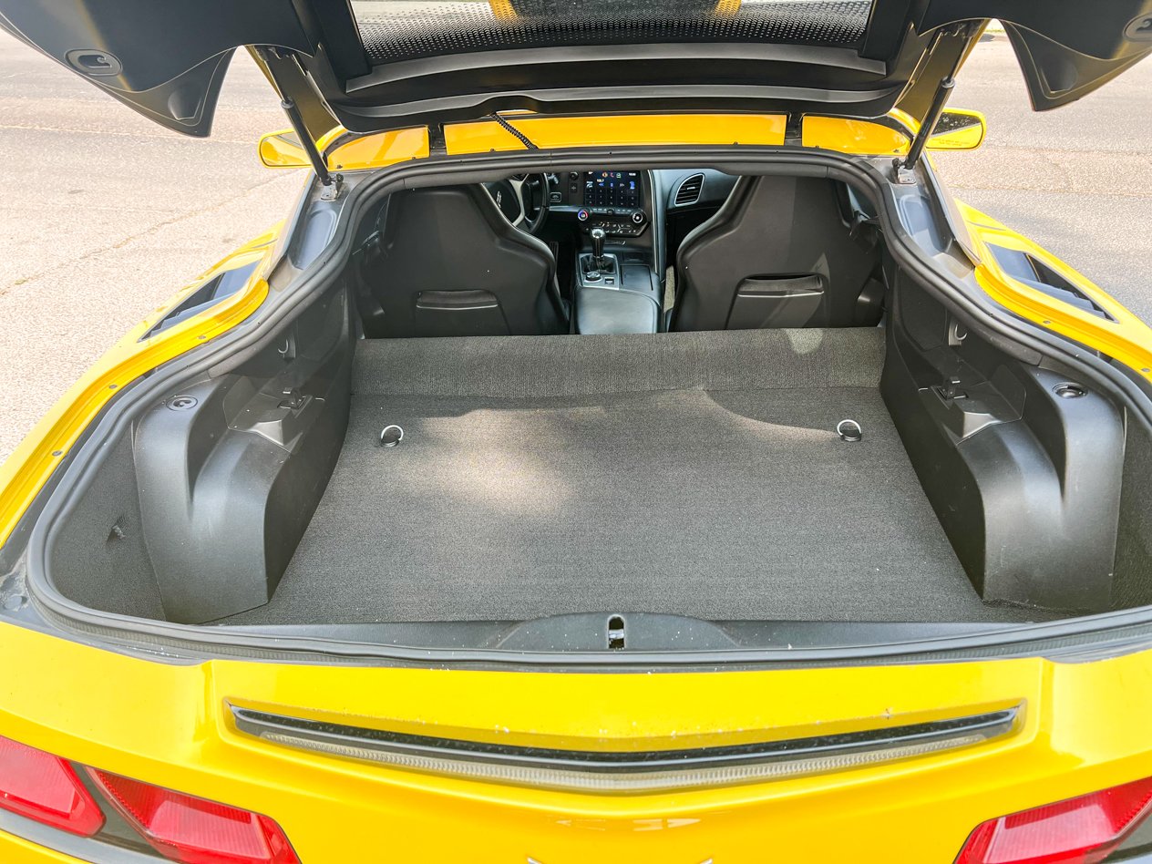 
								2014 Chevrolet Corvette Stingray Coupe 2D full									