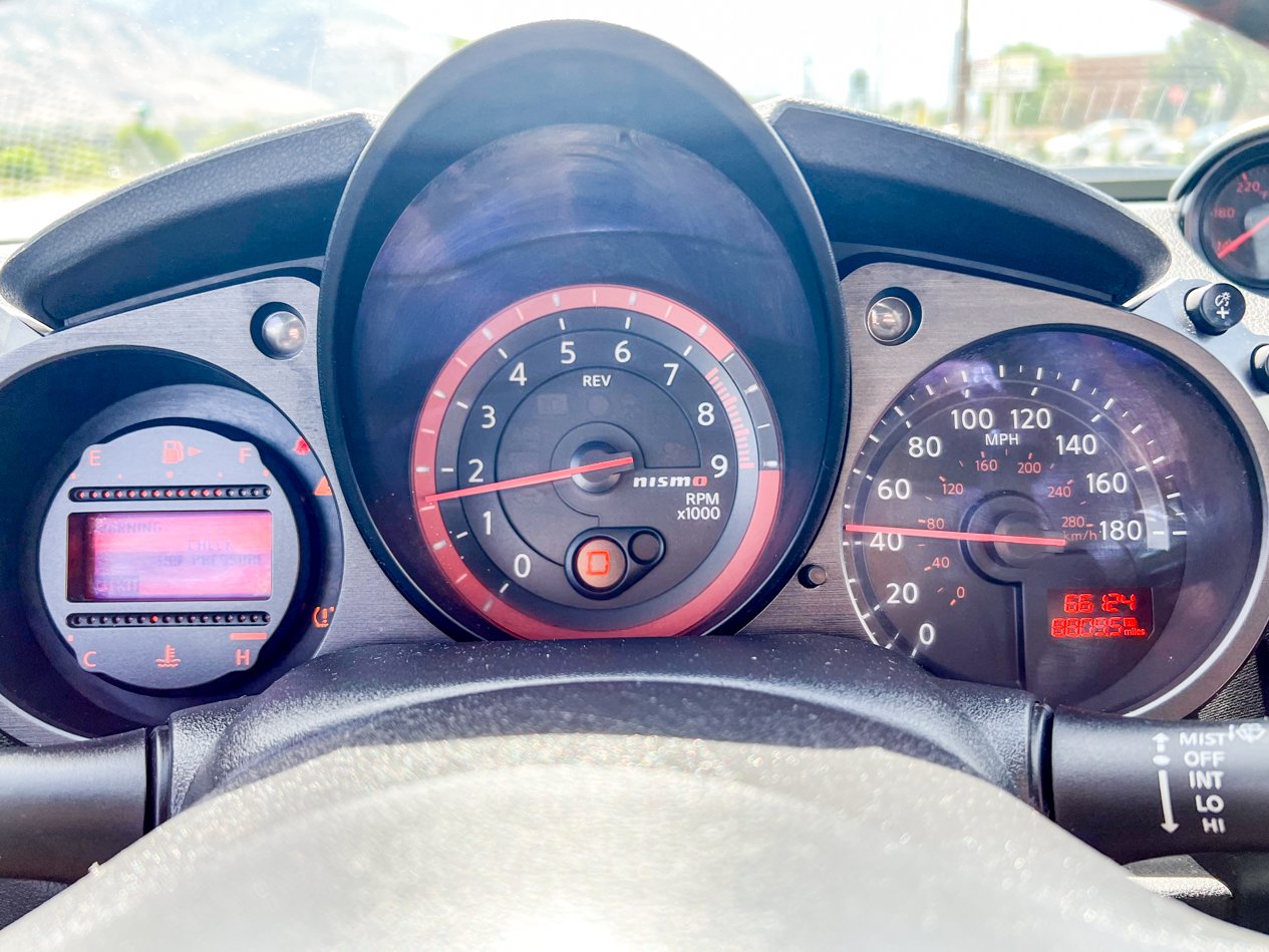 
								2018 Nissan 370Z Coupe full									