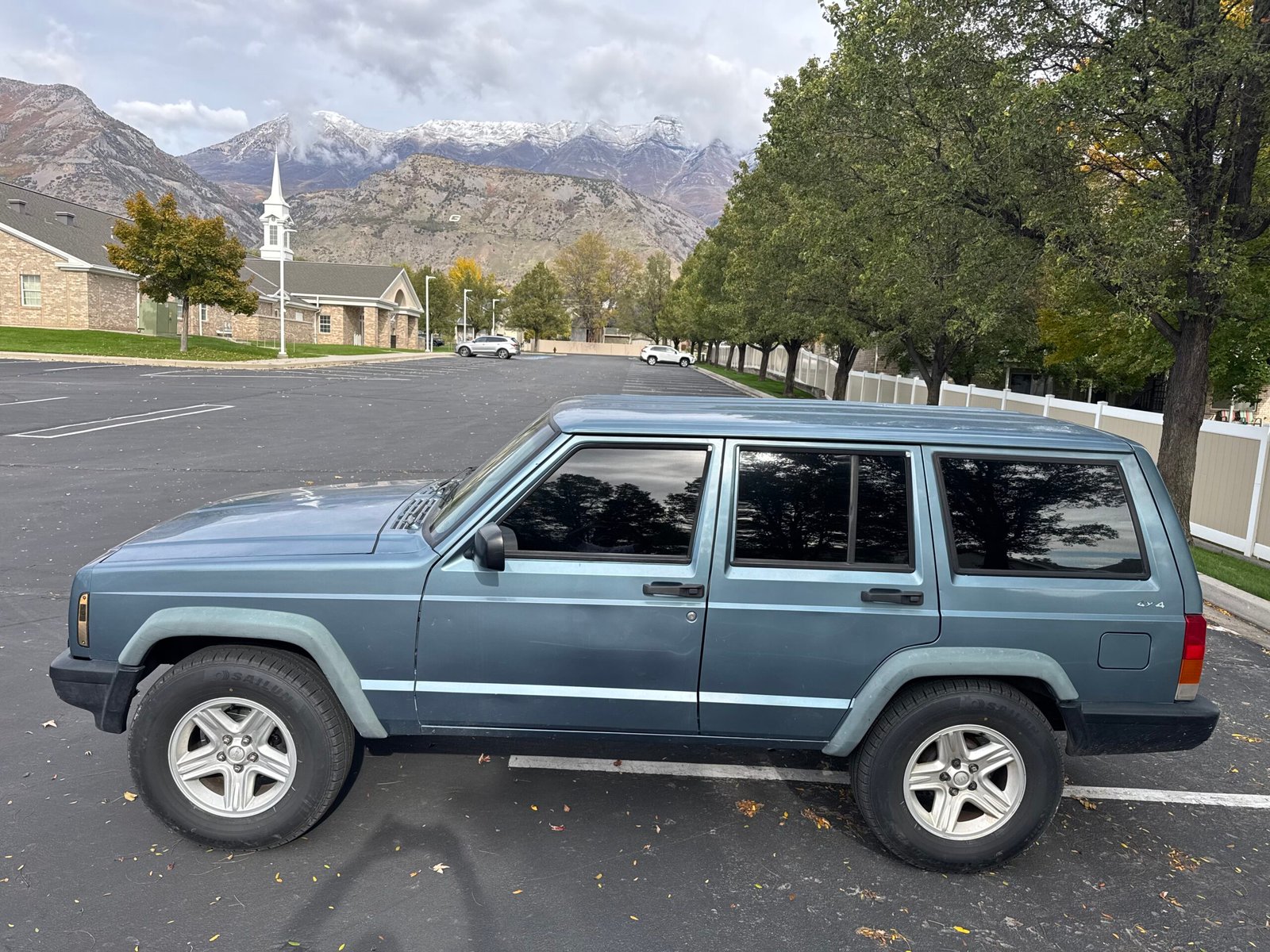 
								1997 jeep Cherokee full									