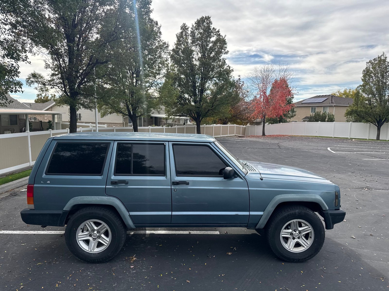 
								1997 jeep Cherokee full									