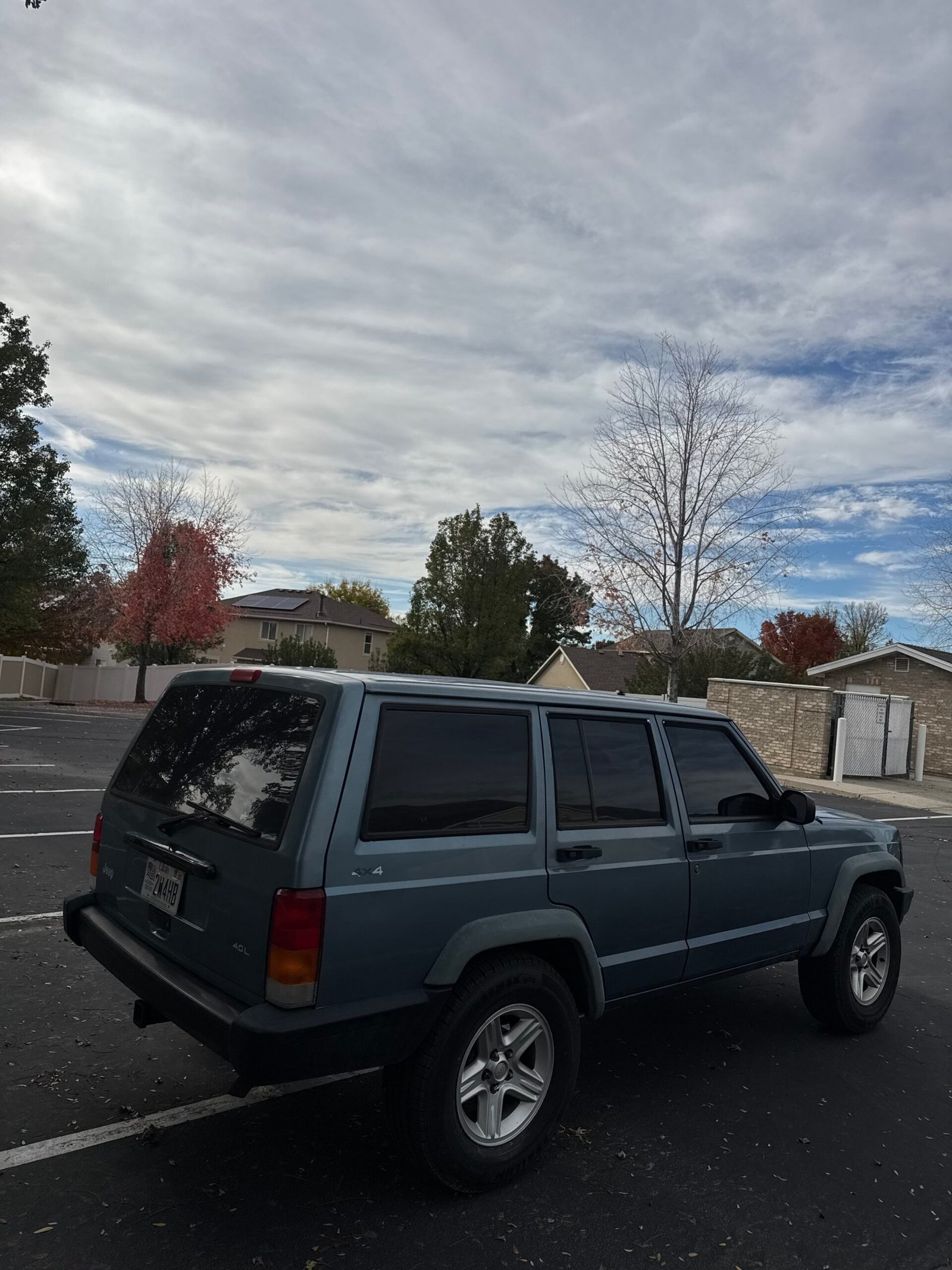 
								1997 jeep Cherokee full									