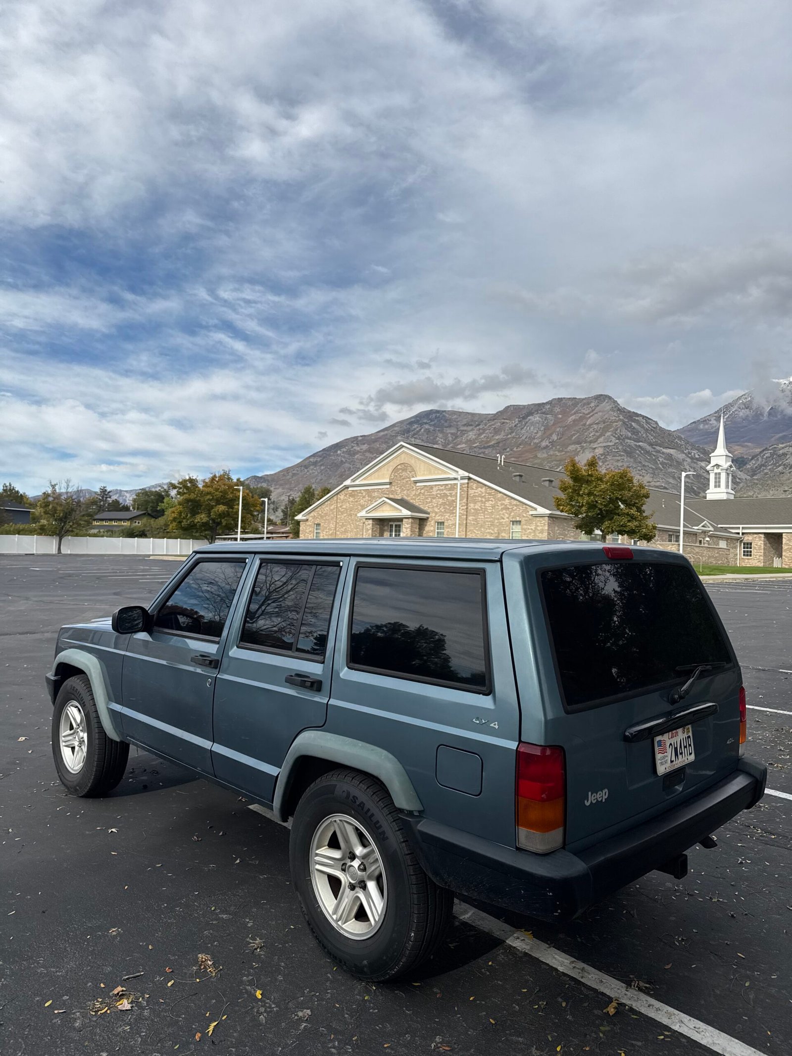 
								1997 jeep Cherokee full									