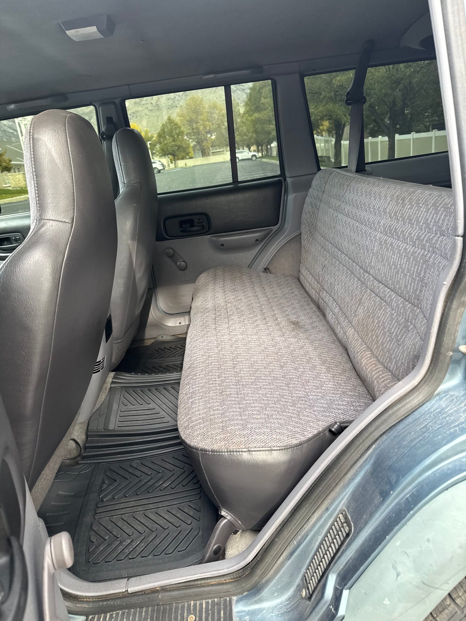 
								1997 jeep Cherokee full									