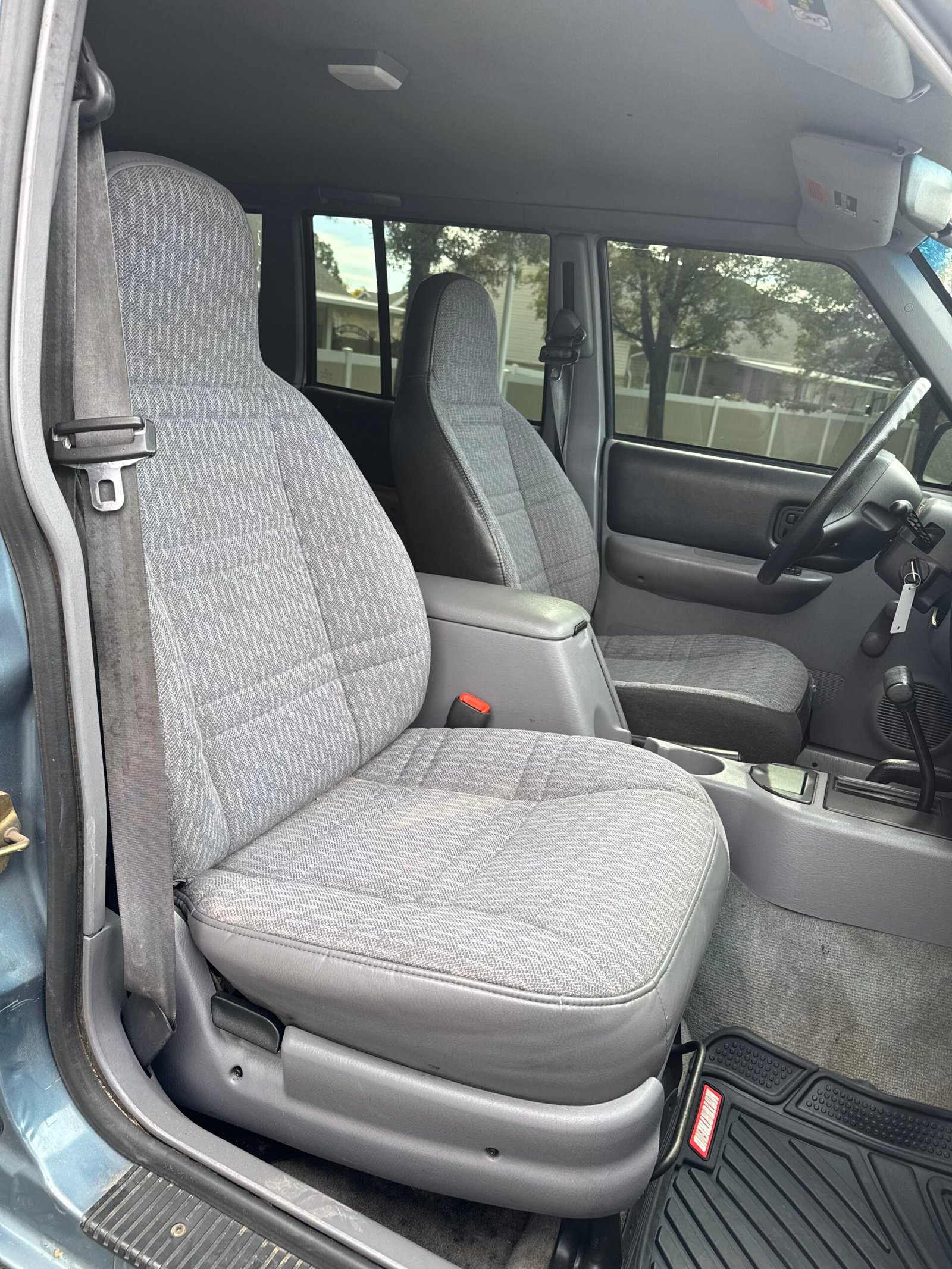 
								1997 jeep Cherokee full									
